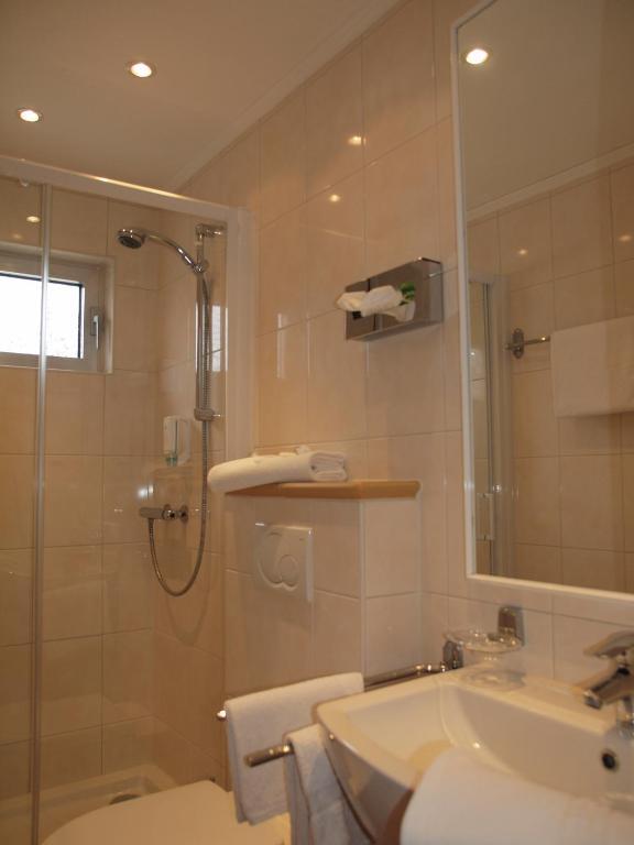 Hotel Garni Rheinpracht 캄프보른호펜 객실 사진