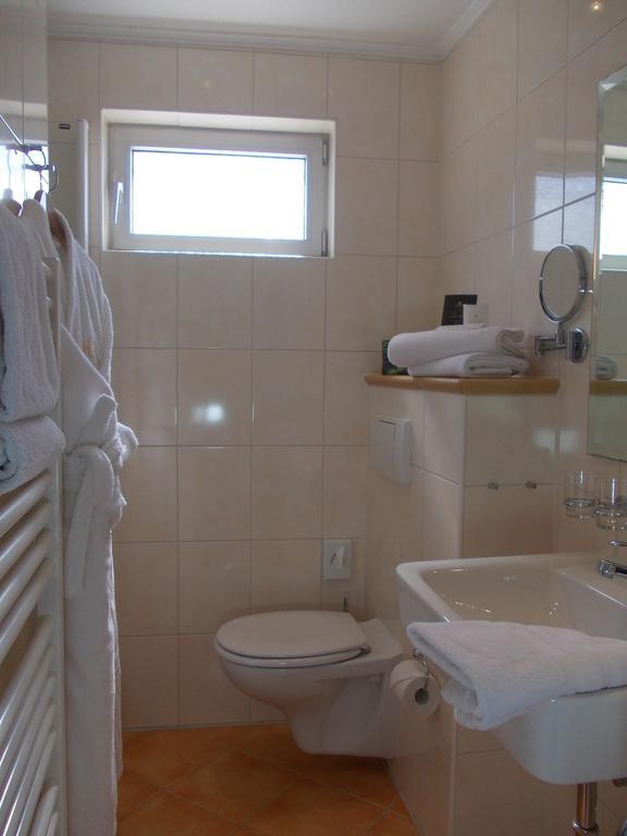 Hotel Garni Rheinpracht 캄프보른호펜 외부 사진